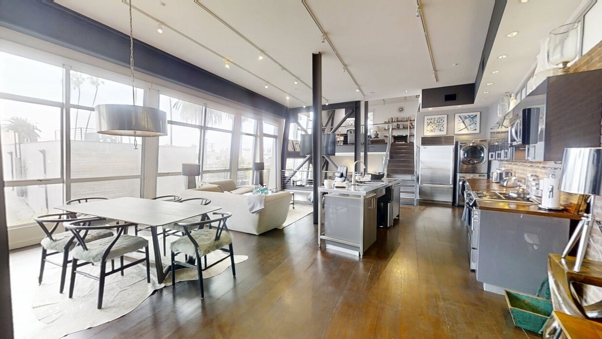 3D Tour - 1513 9th St Unit 3