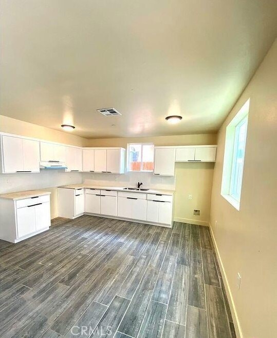 Photo - 1130 E 28th St