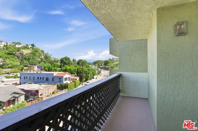 Photo - 2018 Griffith Park Blvd Unit 203