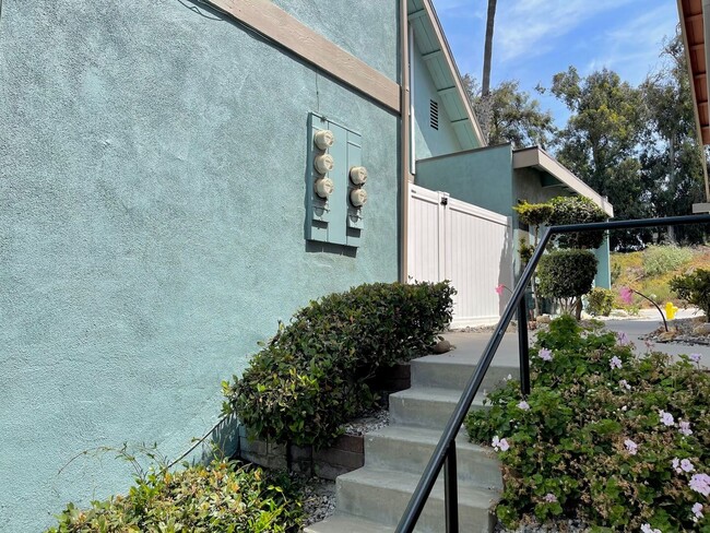 Photo - 2 Bedroom + 1.5 Bathroom Condo | Pierpont Beach | Ventura | Unfurnished