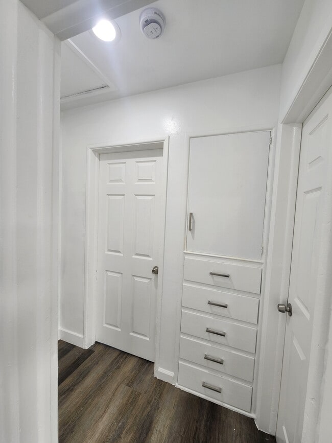 Photo - 245 E 219th St