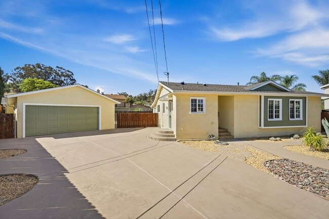 Photo - 1677 Sandos St