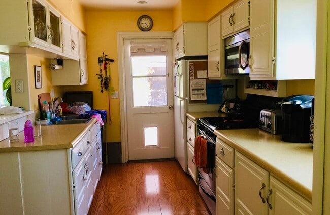 Photo - 7342 Ponce Ave