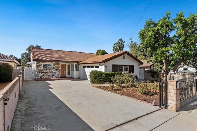 Photo - 7425 Garden Grove Ave