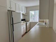 Kitchen - 400 N Acacia Ave Unit A-35
