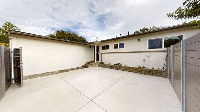 Photo - 5095 Faber Way
