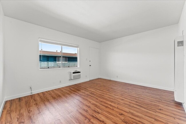 Photo - 7733 Laurel Canyon Blvd Unit 09