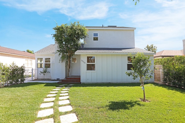 Photo - 12524 WOODBINE St