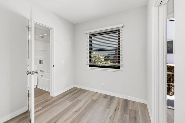 Photo - HILLCREST GREAT RENOVATED ONE BEDROOM APARTMENT. Unit 1827