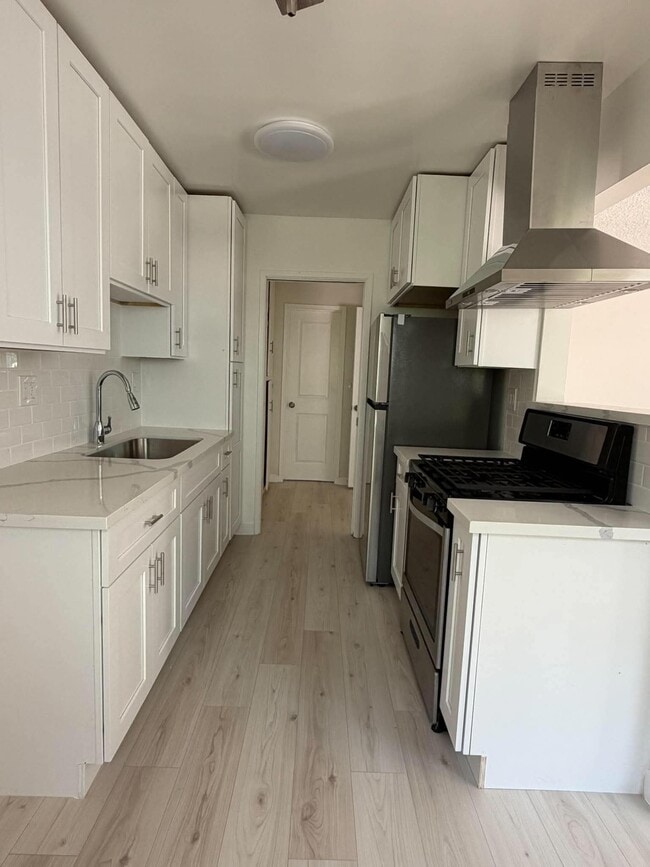 Photo - 1417 Armacost Ave