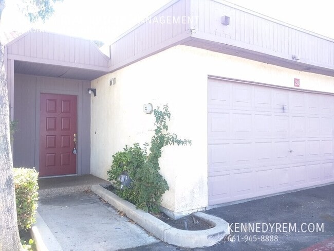 Building Photo - 43334 32nd St W Unit 20