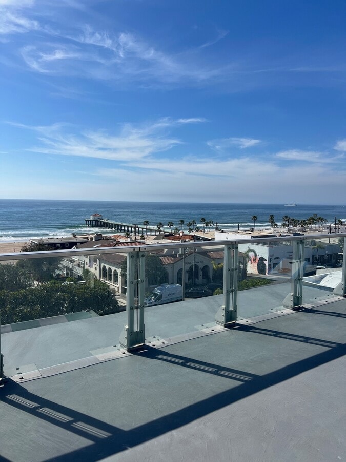 Roof Top deck - 919 Bayview Dr