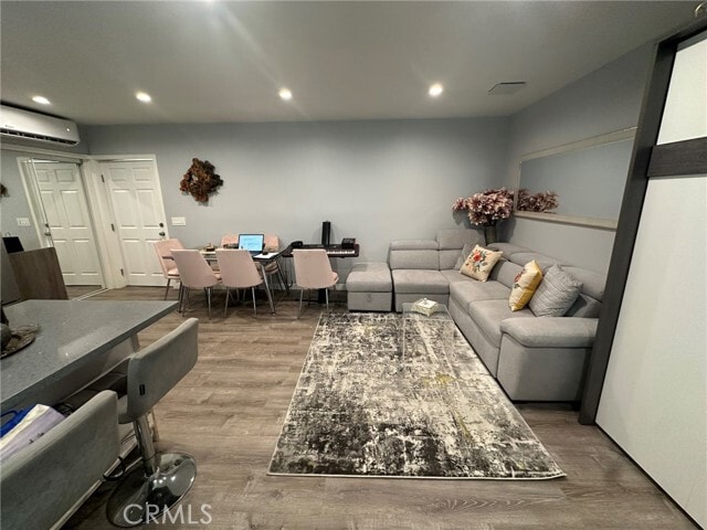 Photo - 12990 Halford St