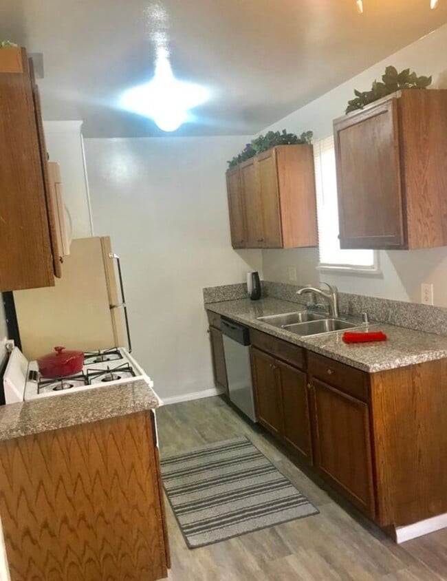 Photo - S-1216 -1222 West Victory Boulevard Unit 1222