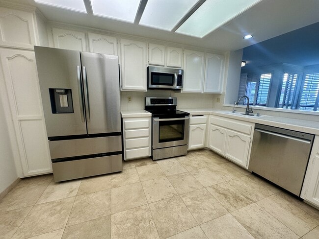 Photo - 5865 Friars Rd