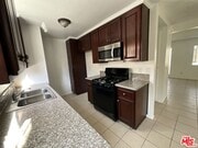 Photo - 142 E Merrill Ave