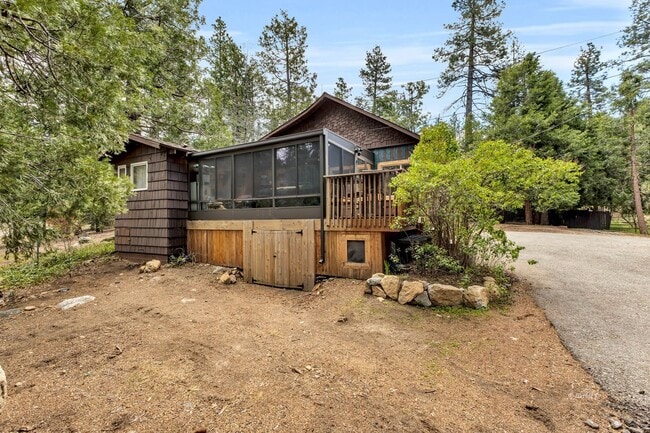 Photo - 3 bd 2 ba country cabin close to town