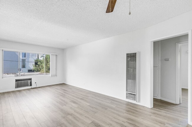 Photo - 6120 Radford Ave Unit 4