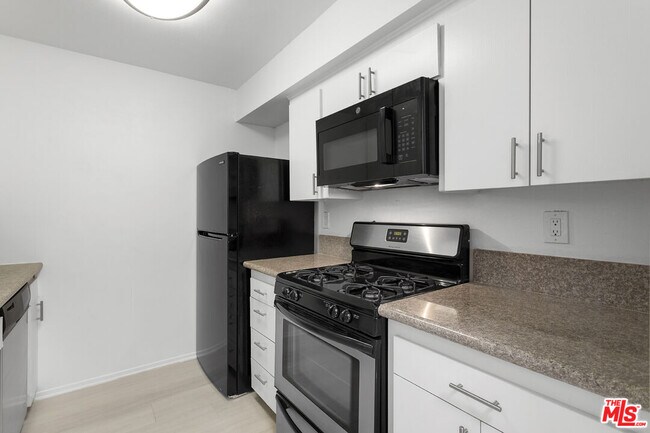 Photo - 1226 Amherst Ave Unit 201