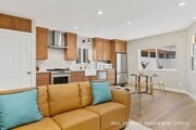 Photo - 1018 W Maple Ave