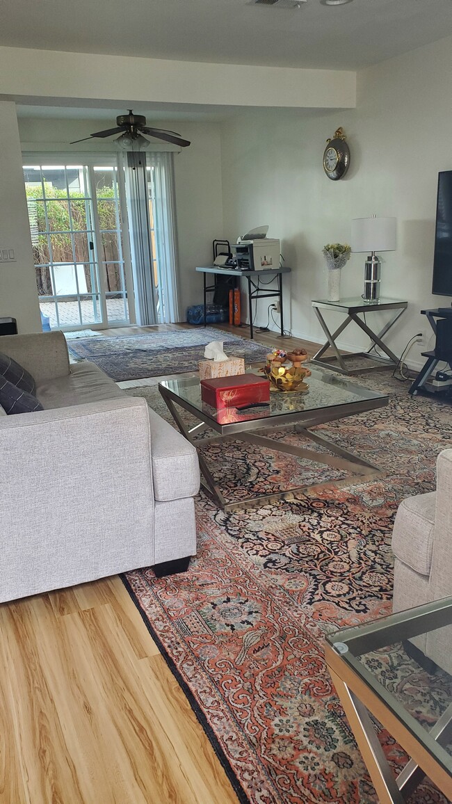Photo - 824 N Pasadena Ave Townhome