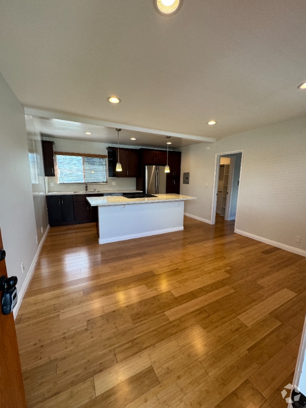 Building Photo - 5567 Inglewood Blvd Rental