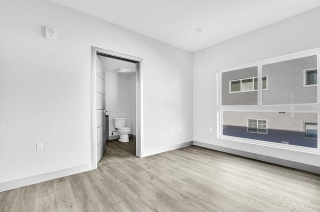Photo - 7040 Woodman Ave Unit 207