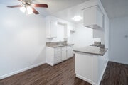 12830 Prairie Ave Hawthorne, CA 90250 - Hampton Pointe Apartments