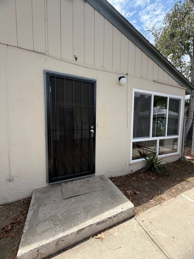 Photo - 2 Bedroom 1 Bath Duplex for Rent