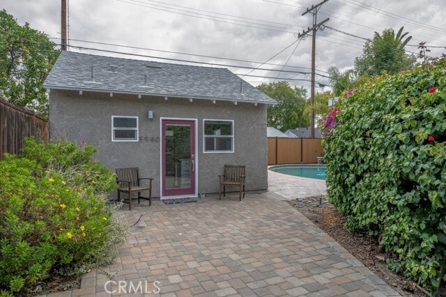 Building Photo - 5940 Simpson Ave