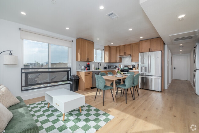 Interior Photo - 1223 W 37th Dr