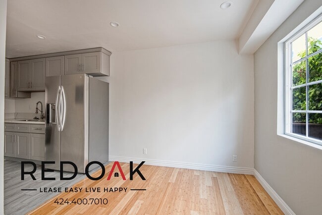 Photo - 1023 Hayworth Ave Unit 4