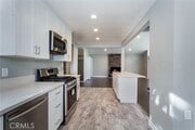 Photo - 16231 Moorpark St