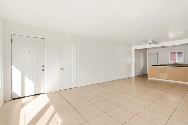 Photo - 1405 S Broadway Unit 4