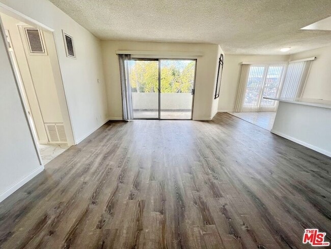 Photo - 1426 Orange Grove Ave