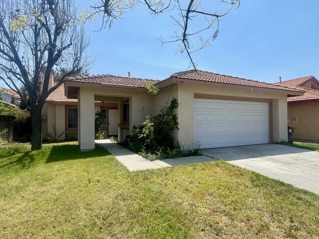 Building Photo - Upgraded 3 bedroom home!