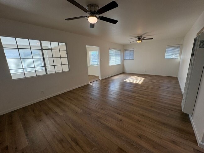 Photo - 3011 E 7th St