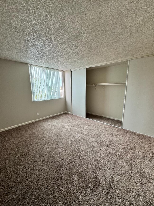 Building Photo - 450 Morse St Rental
