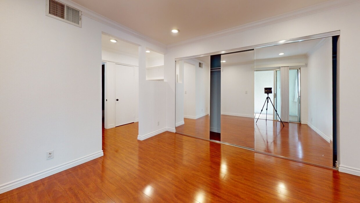 3D Tour - 5652 Yolanda Ave Unit 6