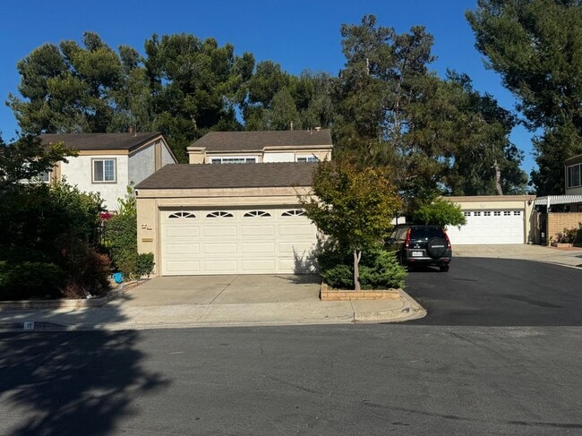 Photo - 71 Willow Tree Ln