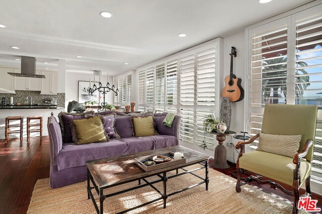 Building Photo - 1017 2nd St Unit 301