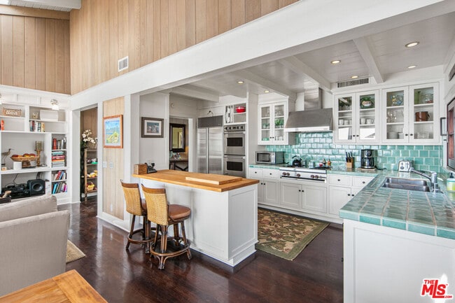 Photo - 24542 Malibu Rd