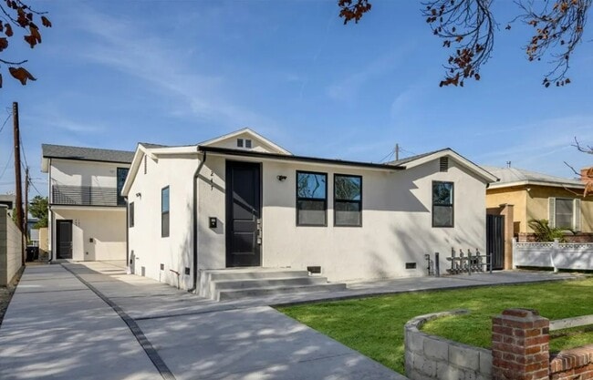 Building Photo - 245 W Linden Ave Unit 101