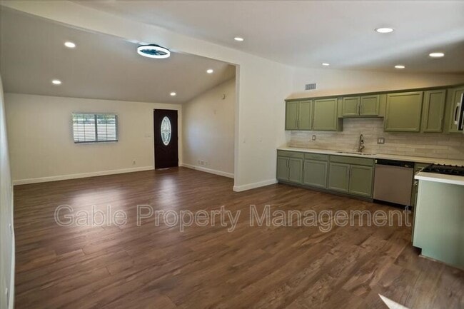 Photo - 19126 Fairweather St