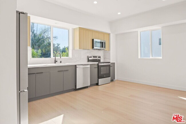 Photo - 1707 Burnside Ave Unit 1/2