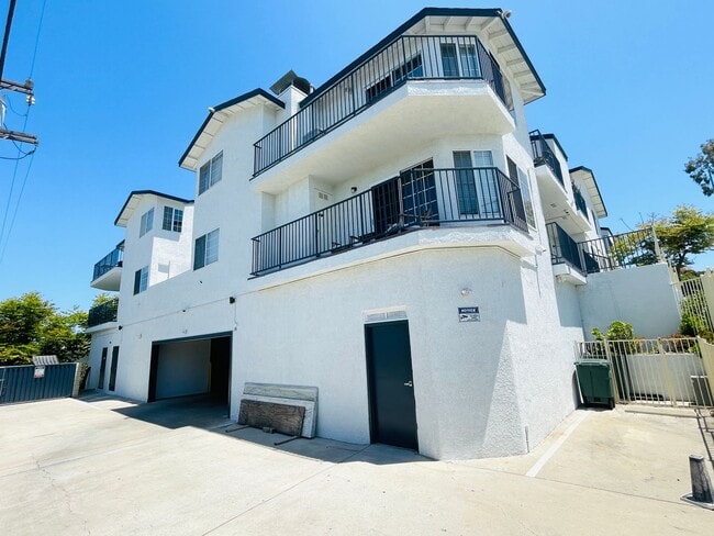 Photo - July Month's Rent $1000 Discount-Beautifully Upgraded 2 Bedroom Apartment For Rent! Unit 4210-101