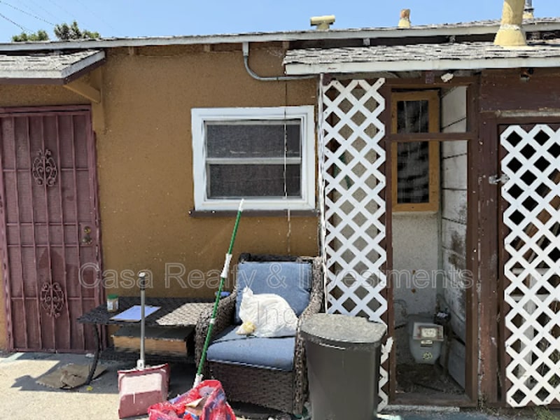 Photo - 2123 E Piru St