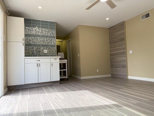 Photo - 1977 Erbes Rd