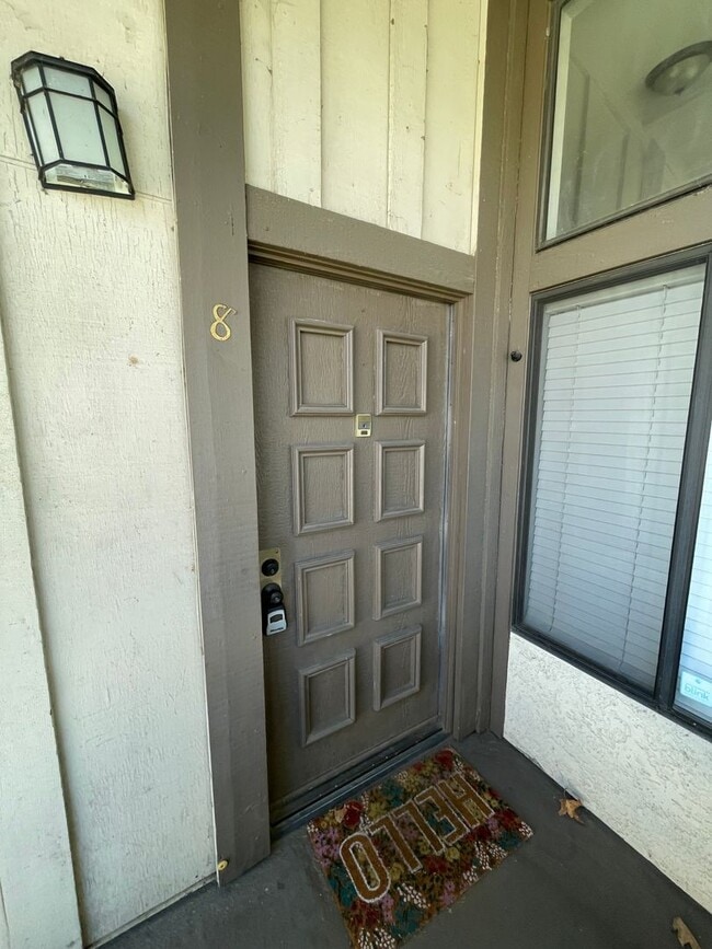Photo - 1150 S Meadow Ln