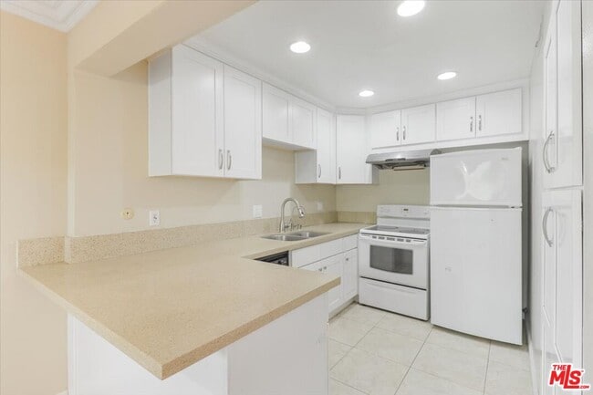 Photo - 449 W Duarte Rd Condo Unit 7